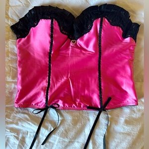 38 Fredericks of Hollywood pink corset / bustier